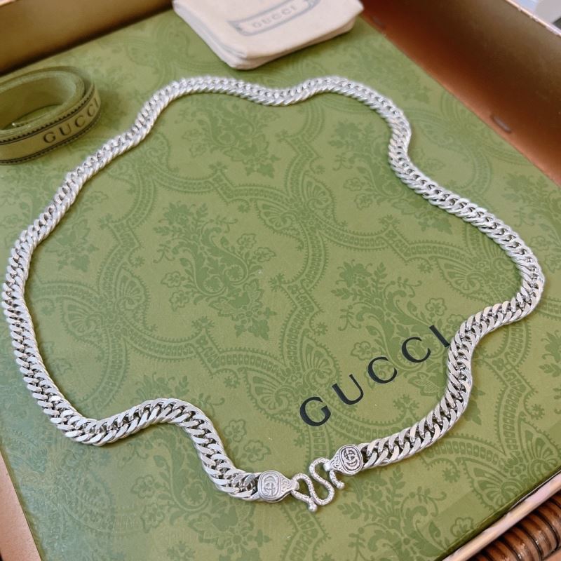 G*u*i necklaces